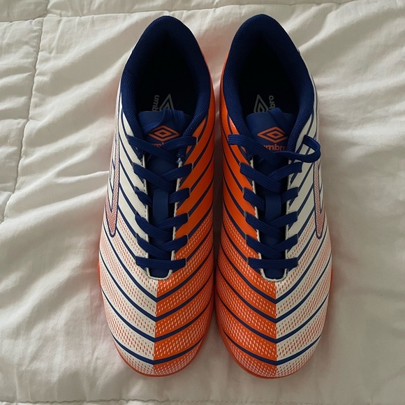 Umbro Men's Velocita Elixir League Turf Soccer Cleats 7.5 White Orange Blue NEW - Picture 3 of 7